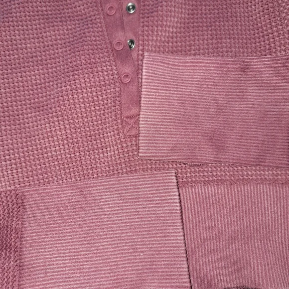 Offline by Aerie Waffle Knit Henley Cropped Nylon Top in Mauve - Picture 3 of 6